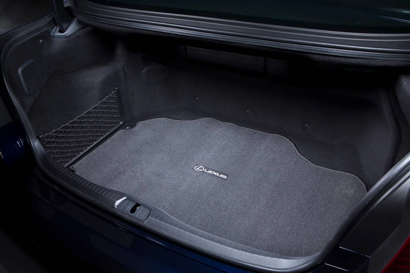 2016_lexus_ls-600h-l_sedan_base_cargo_oem_1_1600x1067